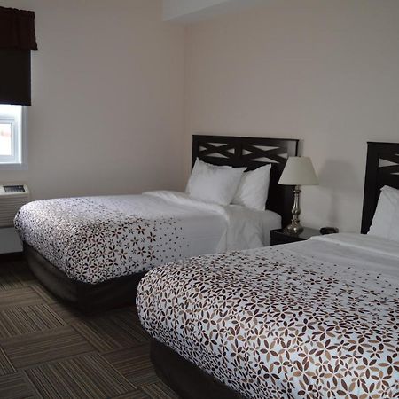 Auberge Macdonald Guest Inn Iroquois Falls 外观 照片