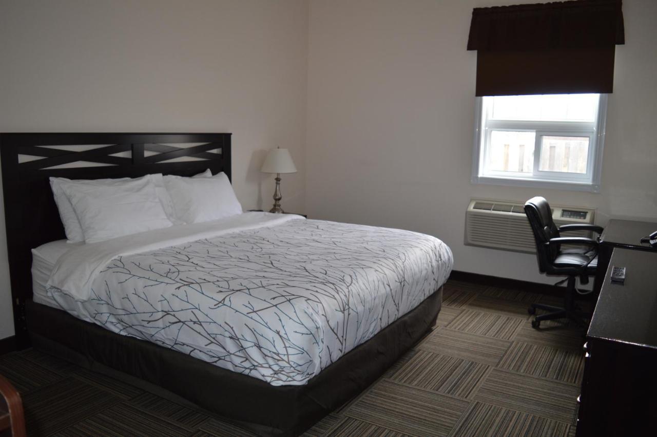 Auberge Macdonald Guest Inn Iroquois Falls 外观 照片