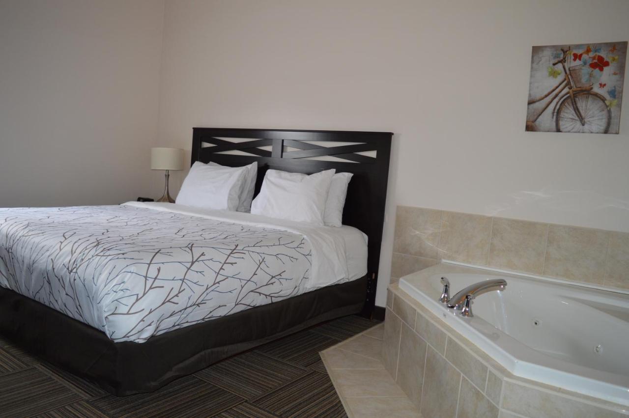Auberge Macdonald Guest Inn Iroquois Falls 外观 照片