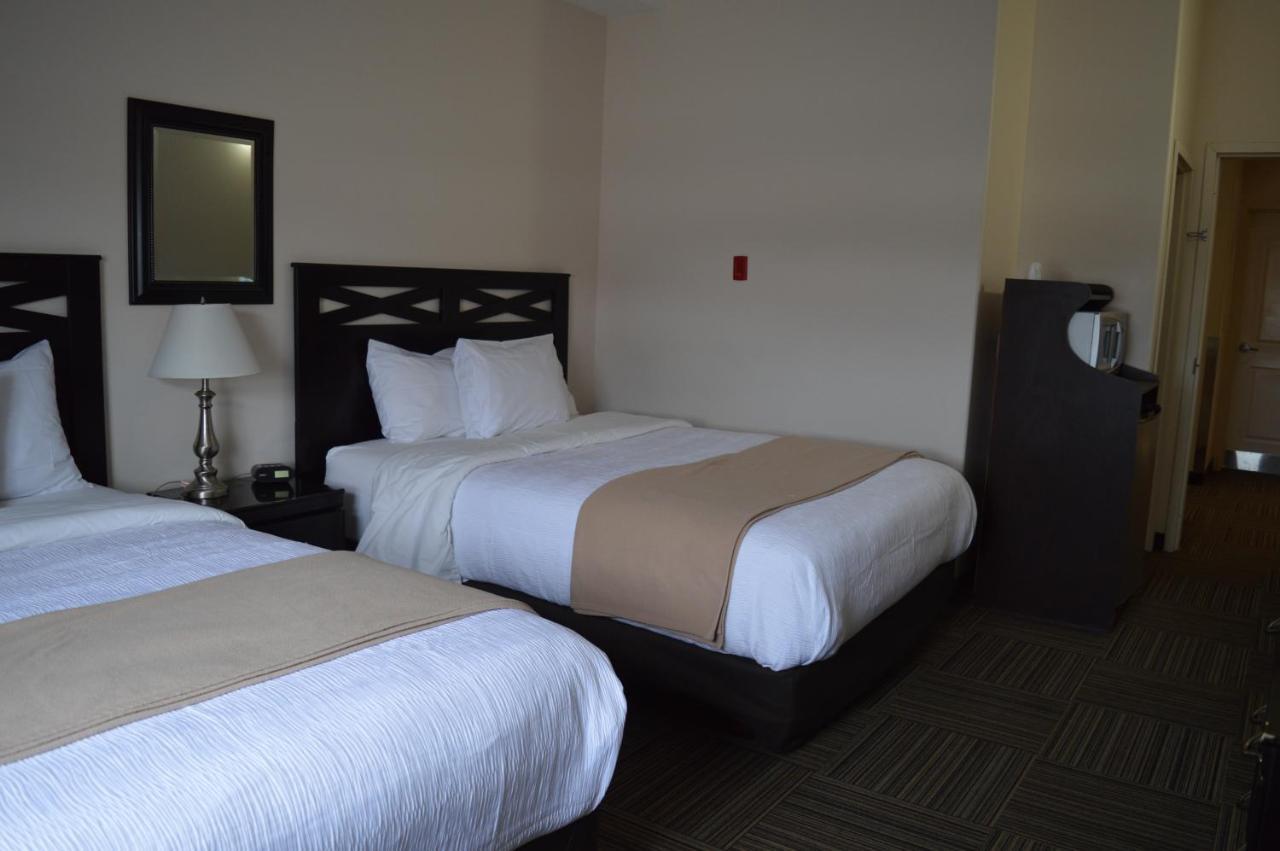 Auberge Macdonald Guest Inn Iroquois Falls 外观 照片
