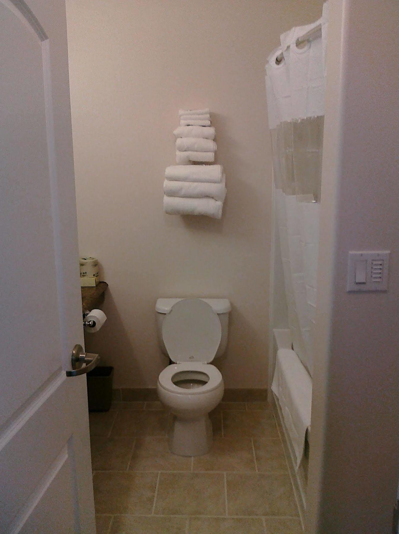 Auberge Macdonald Guest Inn Iroquois Falls 外观 照片